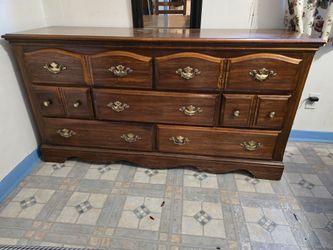 Dresser