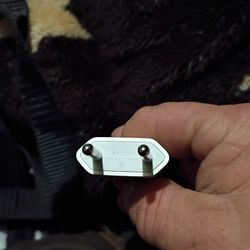  Apple 5W USB-A power adapter (model A1400)