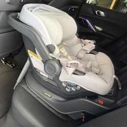 Uppababy Mesa Infant Car Seat 