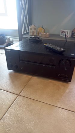 Receiver onkyo tx-nr696