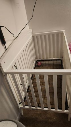 Graco Benton 5-in-1 Convertible Crib