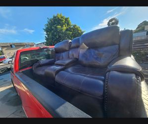 Leather Couch w recliner