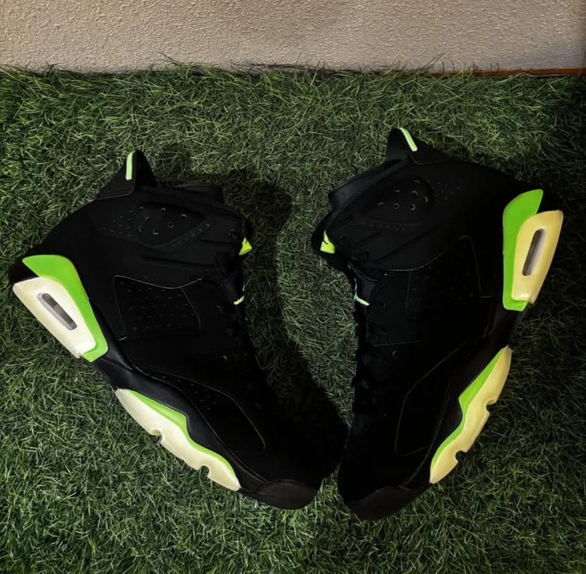 Size 11 - Jordan 6 Retro Electric Green 2021