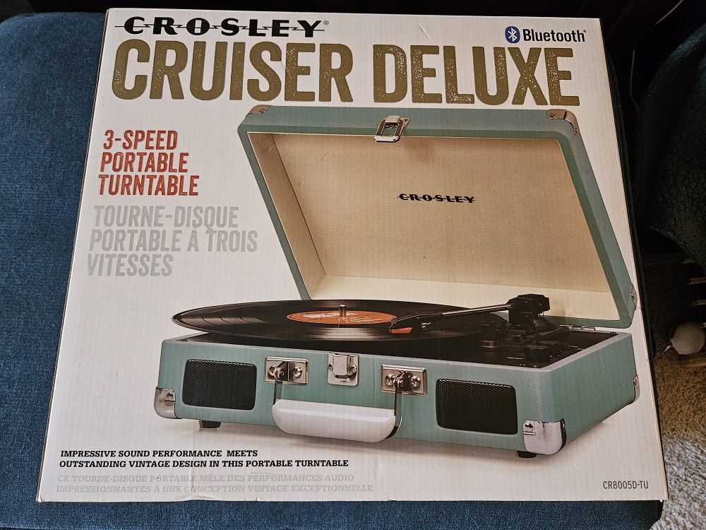 Crosley- Cruiser Deluxe Record Player in Light Blue
