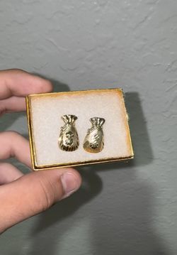 Money bag earrings 