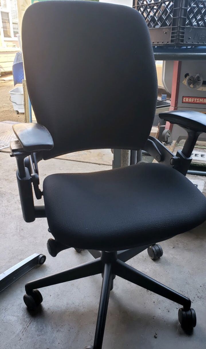 Black Steelcase Leap 2 Ergonomic Chair