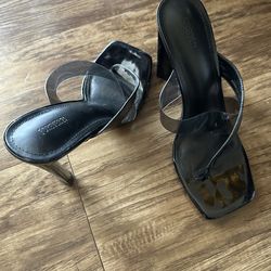 High heel sandals. Size 8.