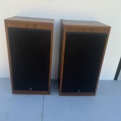 MCS Modular Component  3-Way Reflex Speaker Pair  For Parts Or Repairs. Both speakers were tested and sound fantastic at low volume. Obviously
