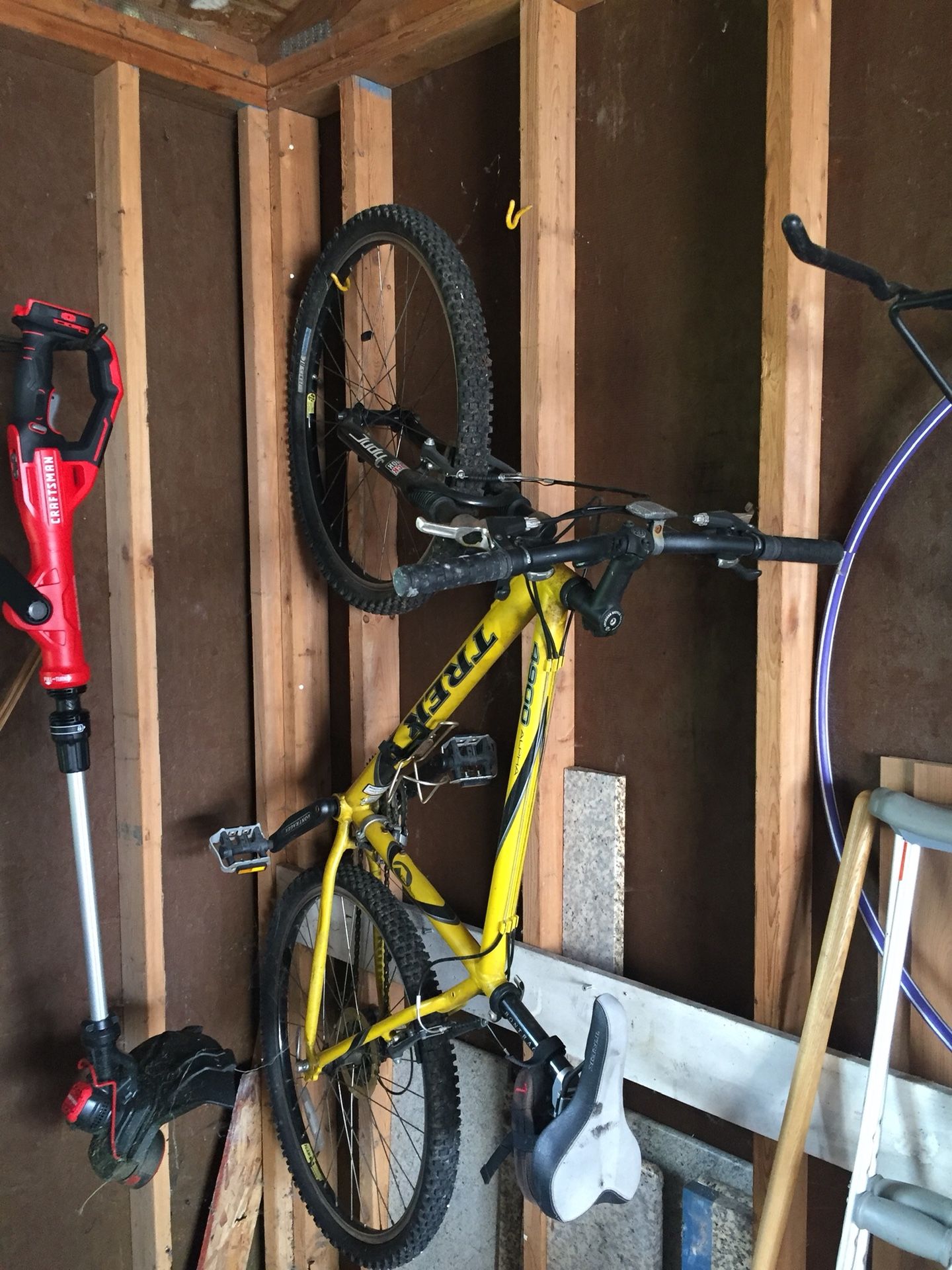 TREK 4900 alpha yellow