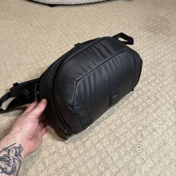 NOMATIC MCKINNON CAMERA SLING 8L