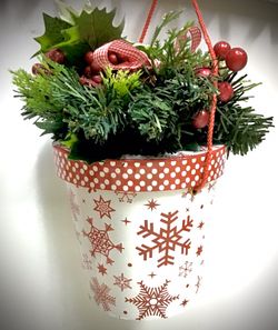 Christmas Container; decorated lid with artificials
