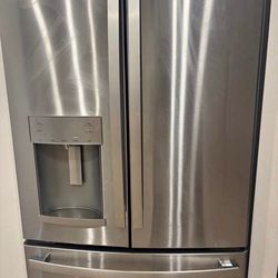 GE 28 cu ft Stainless Steel French Door Refrigerator - Ice & Water