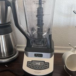 Ninja Blender ( Small Size Cup Blender May Only Can Get One for