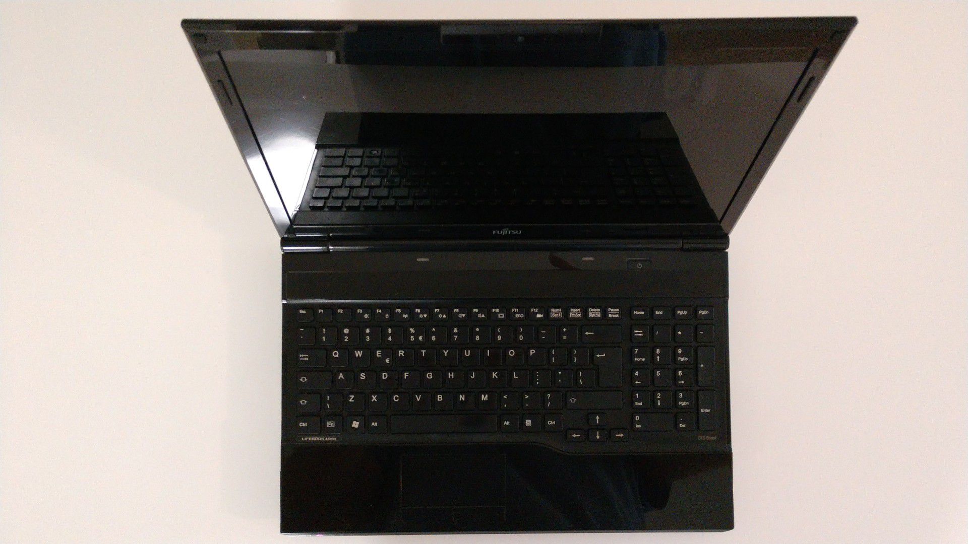 Fujitsu Lifebook AH 532 laptop, Intel i5 processor, made in Germany