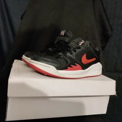 Women's 7.5 Jordans 