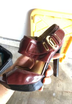 Michael Kors size 6 heels. Good condition.