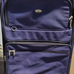 Extending Large Suitcase W/ Wheels