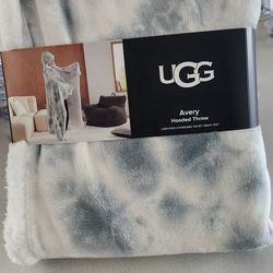 UGG AVERY HOODED TIE DYE THROW BRAND NEW