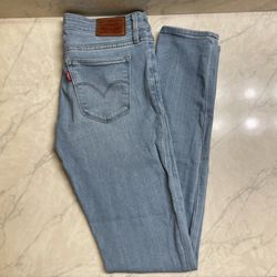 NWOT Levi’s 711 Skinny Jeans (Rio tempo - light wash)