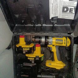 DeWalt Drill , 2 Batteries And Charger In Carrying Case