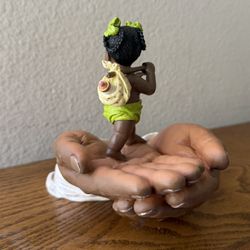 Figurines - In God's Hand Collection 