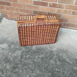 Vintage Wicker Picnic Basket 