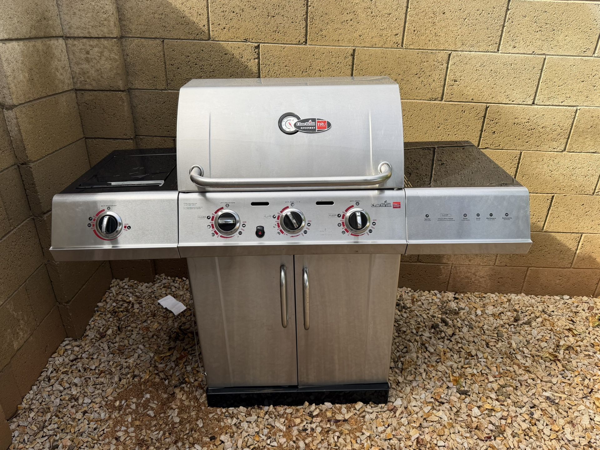 Charbroil Infrared Bbq  Perfect Size For A Large Turkey Or More. 