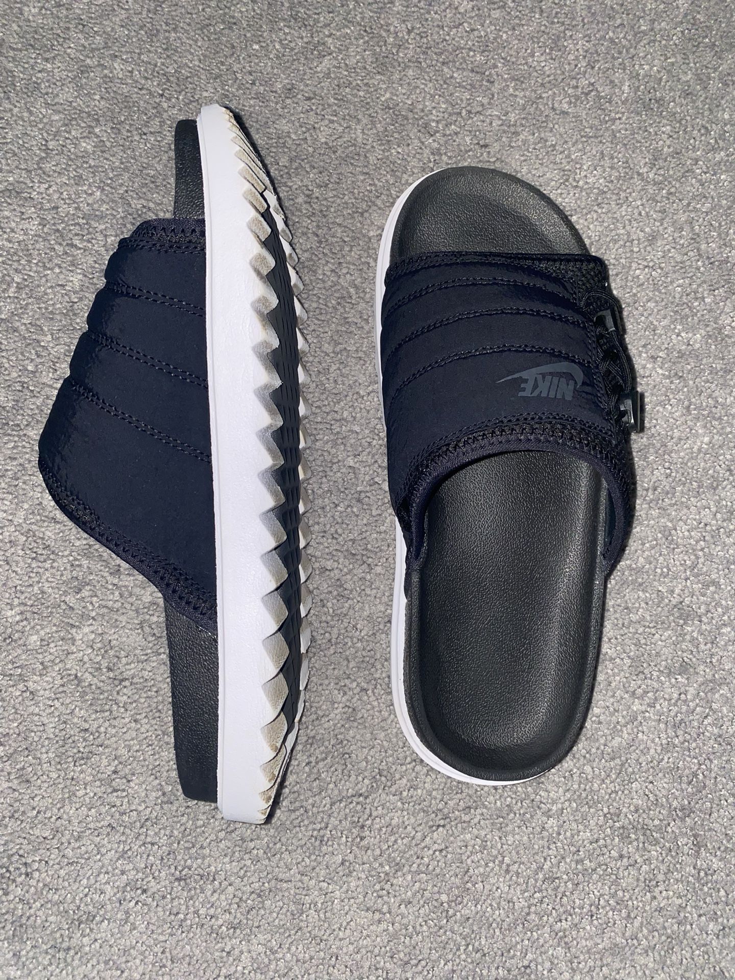 Women’s Nike Asuna Slides