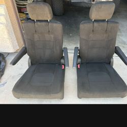 BLACK CLOTH BUCKET SEATS 