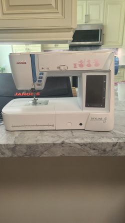 Janome Skyline S7