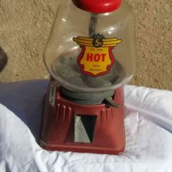 VINTAGE 5CENT METAL VENDING MACHINE (WORKS)