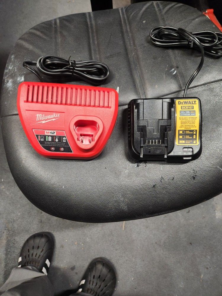 Milwaukee & Dewalt Battery Charger