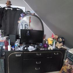 Bedroom Furniture Set