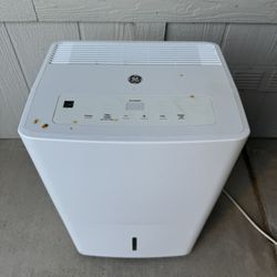 GE Dehumidifier - 50 Pint