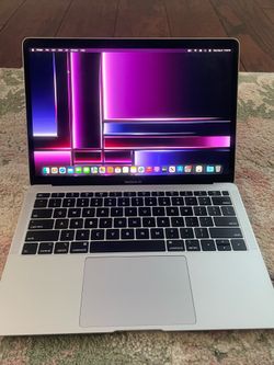 2019 MacBook Air 13.3 pristine condition has i5 with 16GB RAM and 256GB storage battery 100% with 1 cycle  only