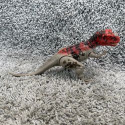 Jurassic World Camp Cretaceous Roar Attack Ceratosaurus Dinosaur Action Figure
