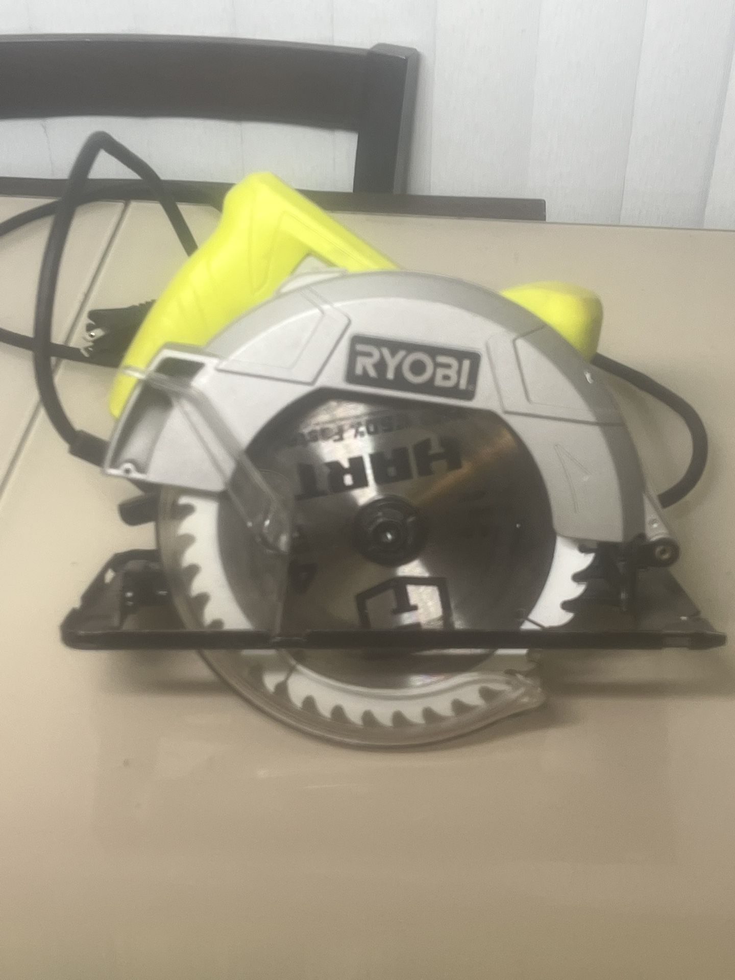 Ryobi CSB125 13 Amp 7.25 inch Circular Saw Z646 Factory Reconditioned. Used in good condition with some minor cosmetic blemishes. These blemishes are 