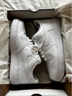 Nike Air Force’s 9.5