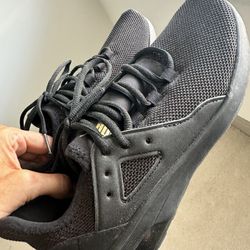 Puma Black Sneakers Size 7/12