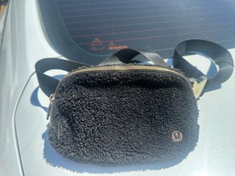 Lululemon belt bag