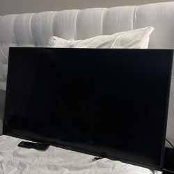 Tv 37  cristal Pulgadas  Con  base de Pared buenas Condiciones 