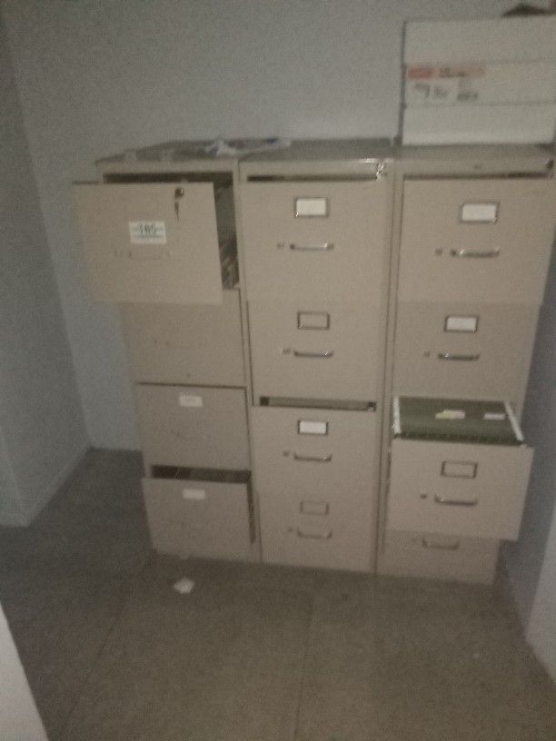 4-drawer Filing Cabinet 
