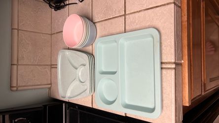 Kids plates and bowls