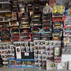 Collectors Corner Toy Garage. Diecast Cars & More .