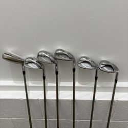 Woman’s Golf Clubs 