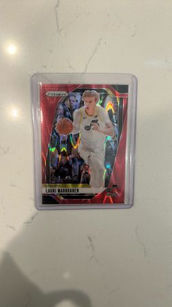 NM Lauri Markkanen Prizm /299