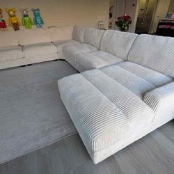 New 6 Piece Modular Sectional Couch! Includes Free Delivery 🚚! 