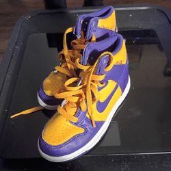 NIKE DUNK HIGH TOP SNEAKERS YOUTH PURPLE AND GOLD SIZE 13C AGE 3-5 PRE SCHOOL 