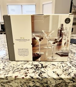 NIB: Set of 4 Martini Glasses 7.5oz