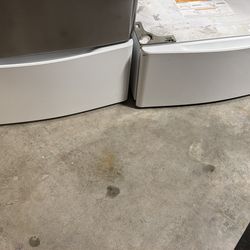 White LG Pedestal set